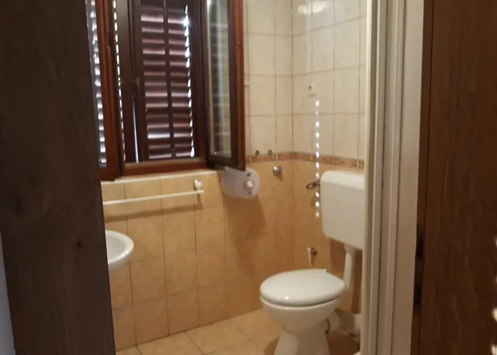 Gasthuis San Lorenzo Lopar