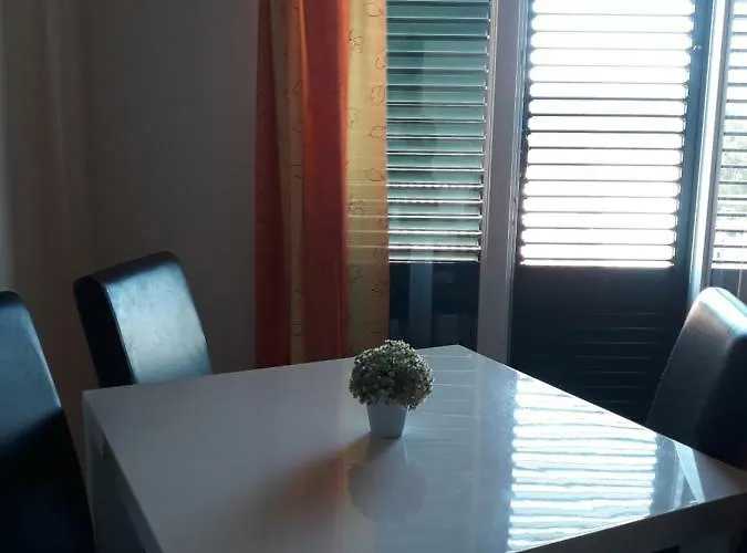 San Lorenzo Gasthuis Lopar